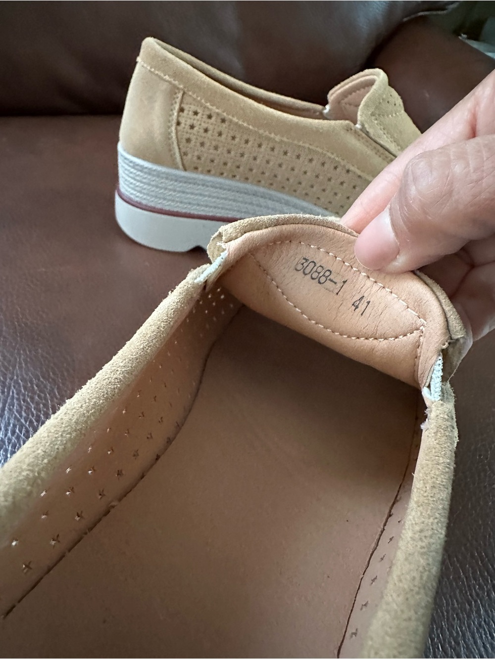 Trendy boutique Beige Perforated Platform Slip-On Loafers sz 9 - Picture 4 of 8